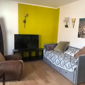 Schönes Mit Terrasse Und Großer Küche Apartment Bremen